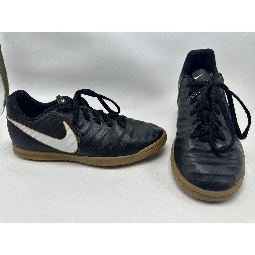 Nike Tiempo X Indoor Soccer Shoes Black/Gold Boys Size 4.5Y 897735-002